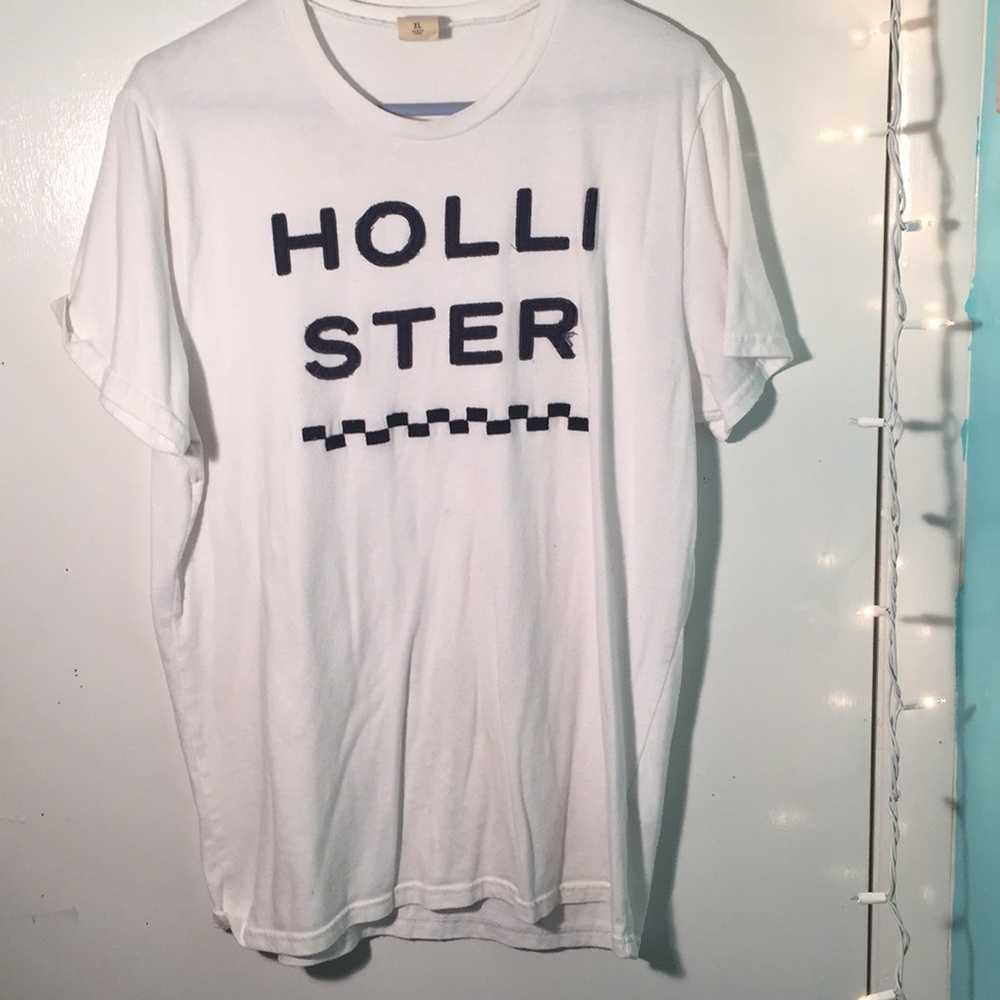 Hollister tee